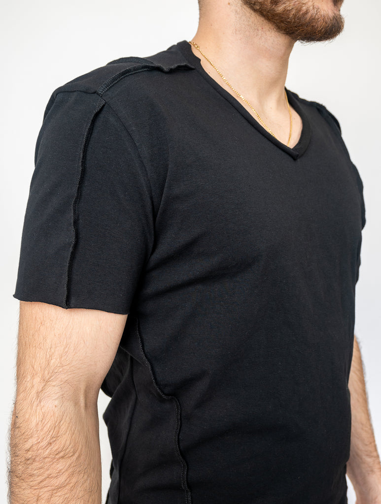 Bassiri S/S V-Neck Black T-Shirt 219
